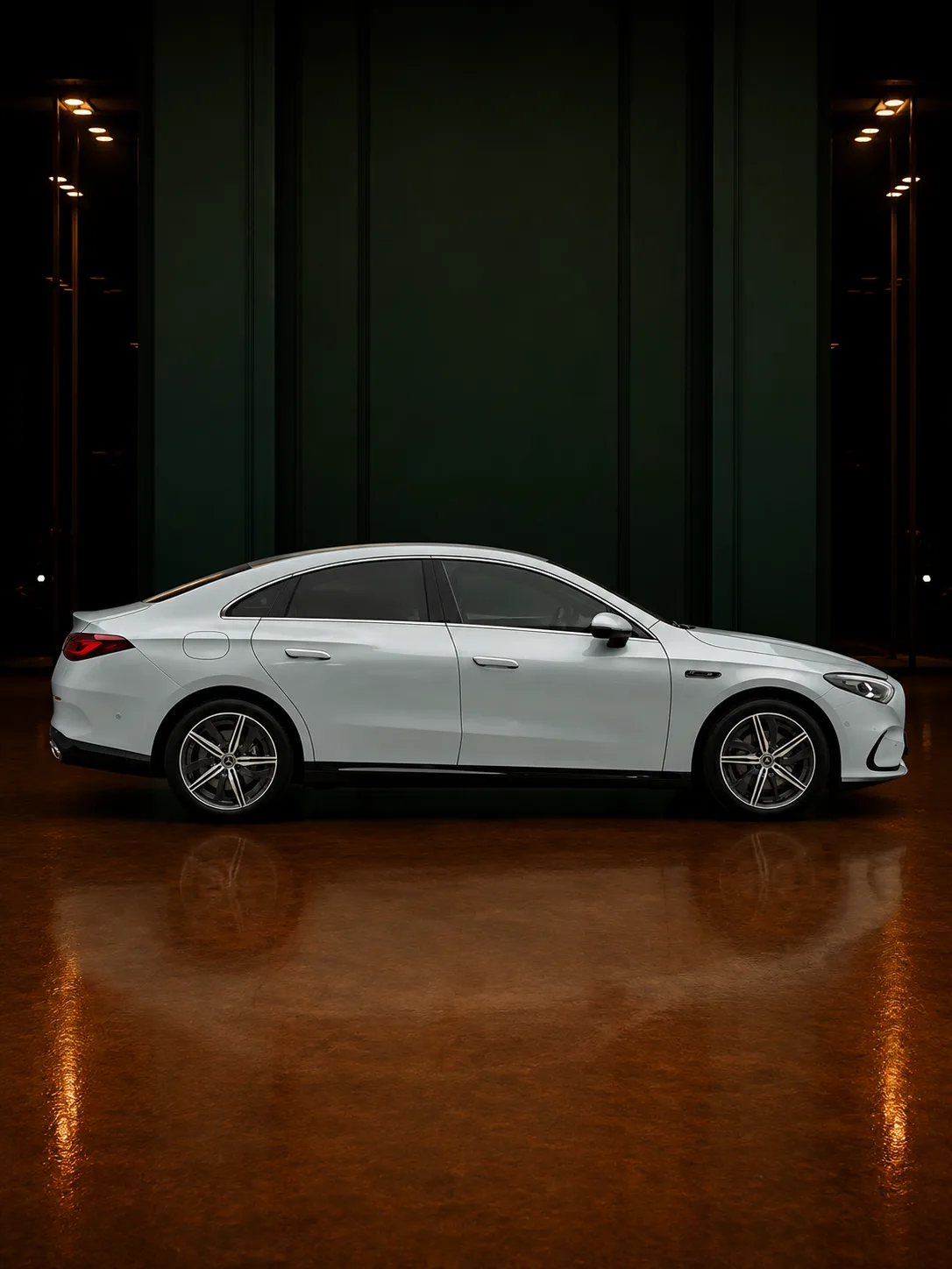 CLA EV  300 L — photo 2