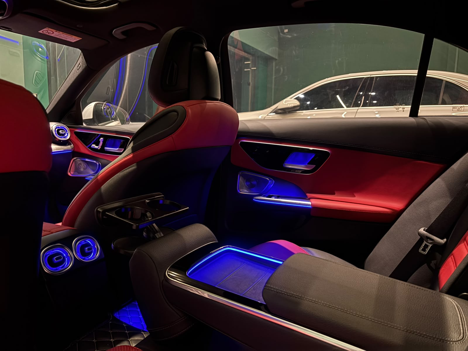 مرسيدس C260L — صورة 3